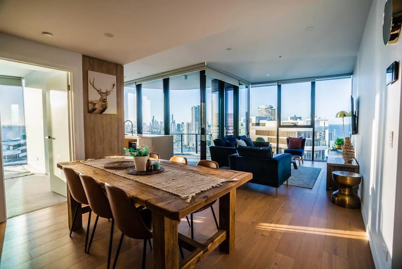 2 Bedroom Luxurious Family Apartment Next To Pacific Fair - Broadbeach Gold Coast Gc22 location