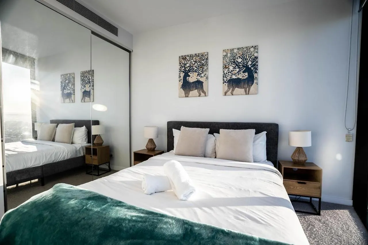 2 Bedroom Luxurious Family Apartment Next To Pacific Fair - Broadbeach Gold Coast Gc22